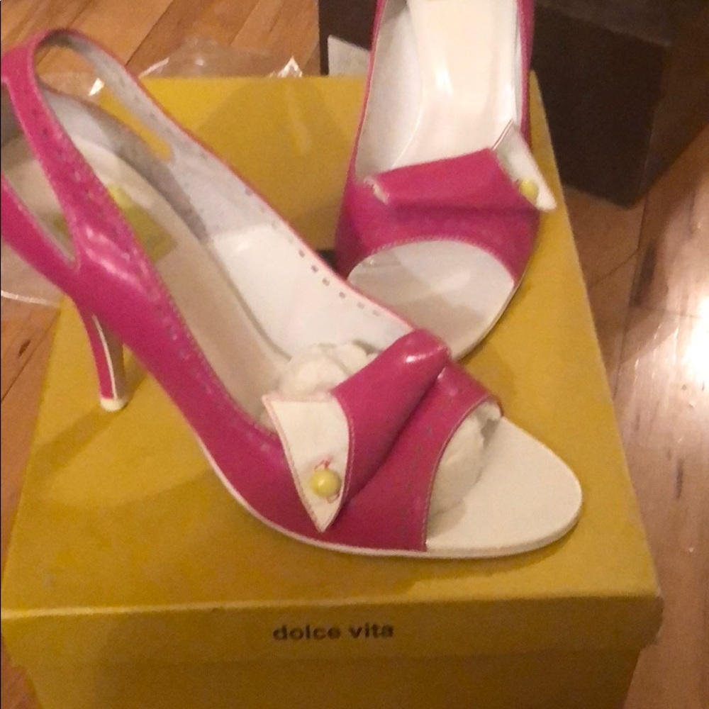 Dolce vita sandal.